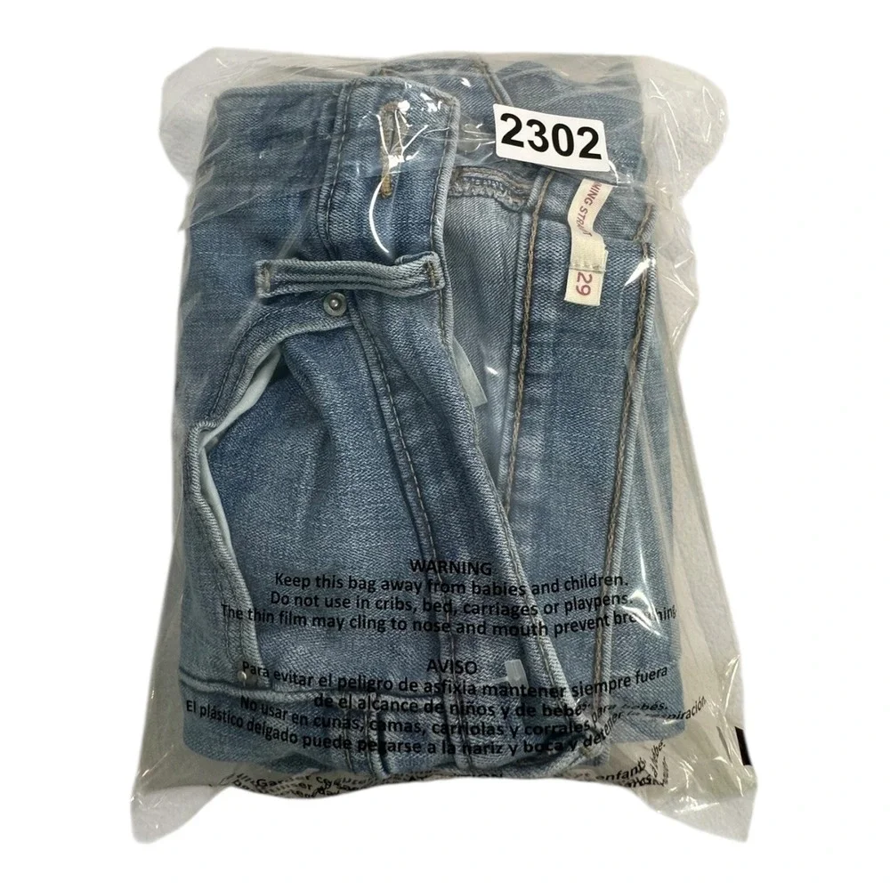 Levi's 721 Slimming Straight Jeans Medium Wash‎ Women's Size 29x30